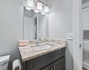 412 Drew Street - Photo Thumbnail 10