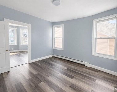 204 Demott - Photo Thumbnail 3