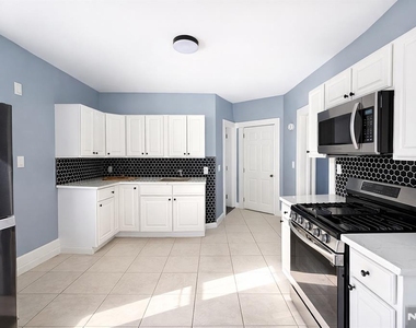 204 Demott - Photo Thumbnail 7