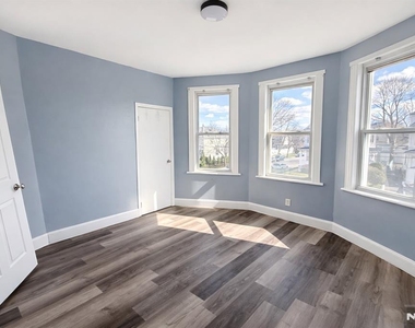 204 Demott - Photo Thumbnail 10