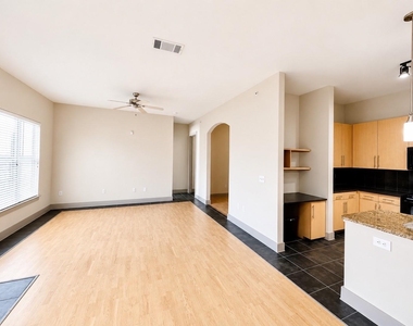 3660 Richmond Avenue - Photo Thumbnail 2