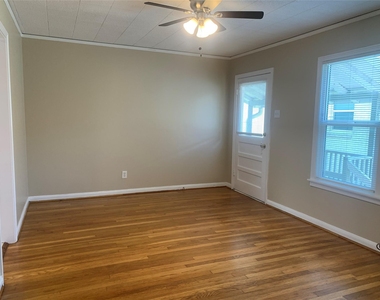 307 Avondale Street - Photo Thumbnail 4