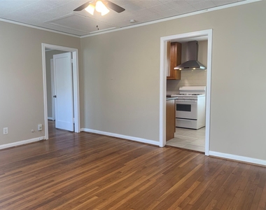 307 Avondale Street - Photo Thumbnail 6