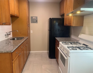 307 Avondale Street - Photo Thumbnail 7