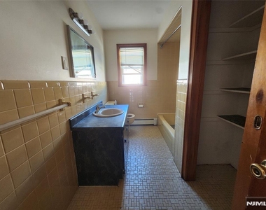 34 Hilton - Photo Thumbnail 12