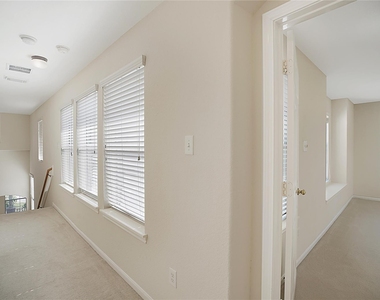 111 Zephyr Bend Place - Photo Thumbnail 17