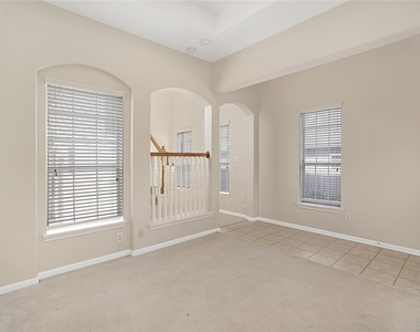 111 Zephyr Bend Place - Photo Thumbnail 7