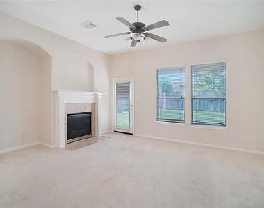 111 Zephyr Bend Place - Photo Thumbnail 15