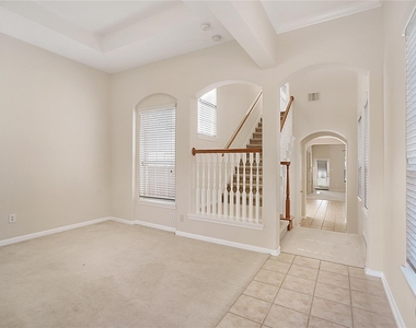111 Zephyr Bend Place - Photo Thumbnail 5