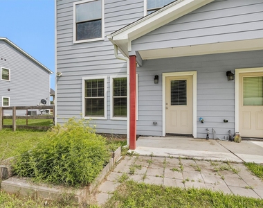 26152 Avenue E - Photo Thumbnail 26
