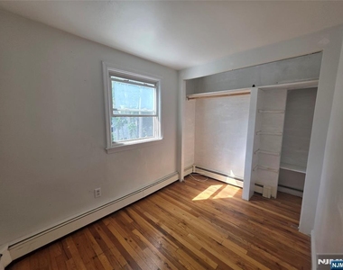55 Midland - Photo Thumbnail 8
