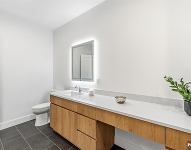 561-565 Broadway - Photo Thumbnail 8