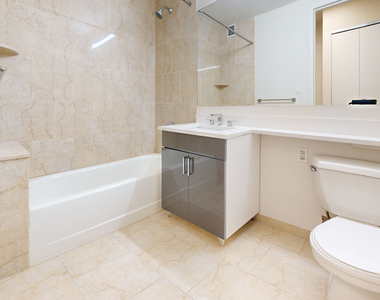 10 Hanover Square - Photo Thumbnail 4