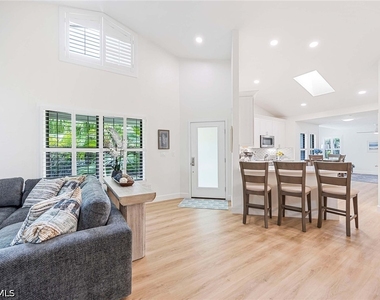 571 Park Shore Drive - Photo Thumbnail 6