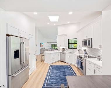 571 Park Shore Drive - Photo Thumbnail 15