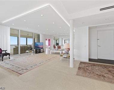 8665 Bay Colony Drive - Photo Thumbnail 3