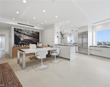 8665 Bay Colony Drive - Photo Thumbnail 7