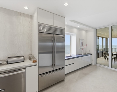 8665 Bay Colony Drive - Photo Thumbnail 18
