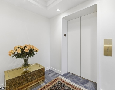 8665 Bay Colony Drive - Photo Thumbnail 2