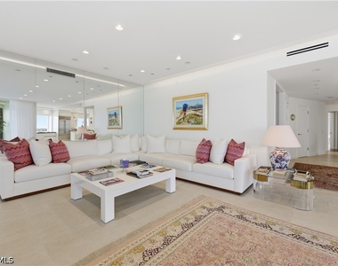 8665 Bay Colony Drive - Photo Thumbnail 5