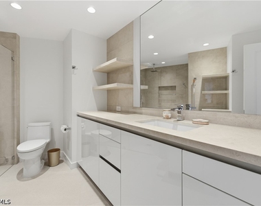 8665 Bay Colony Drive - Photo Thumbnail 27