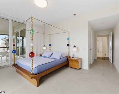 8665 Bay Colony Drive - Photo Thumbnail 26