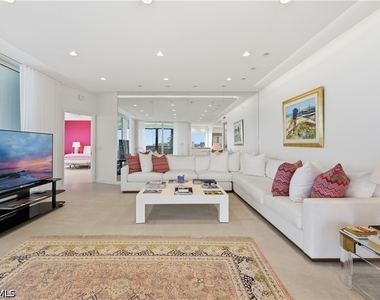 8665 Bay Colony Drive - Photo Thumbnail 4