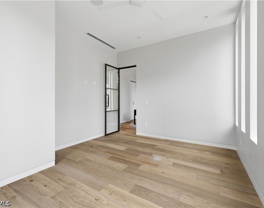 590 6th Avenue N - Photo Thumbnail 24