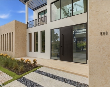 590 6th Avenue N - Photo Thumbnail 13
