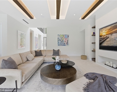 590 6th Avenue N - Photo Thumbnail 17