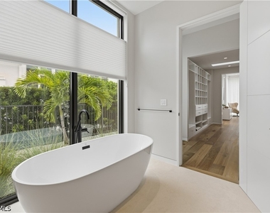 590 6th Avenue N - Photo Thumbnail 33