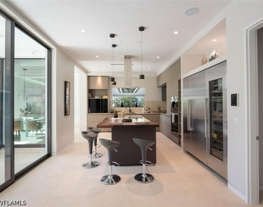 590 6th Avenue N - Photo Thumbnail 9