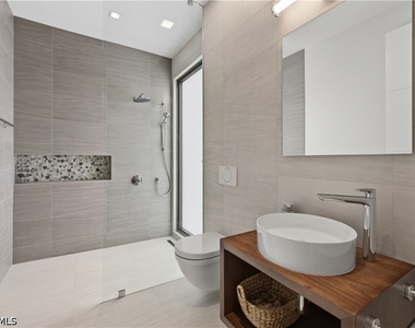 590 6th Avenue N - Photo Thumbnail 38