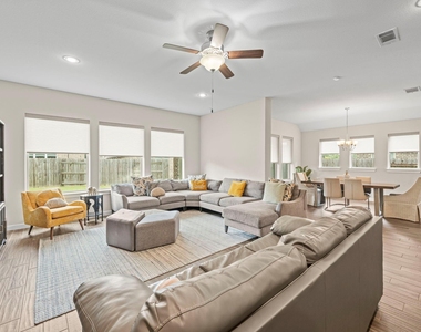 6811 Andorra Cove Circle - Photo Thumbnail 8