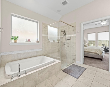 6811 Andorra Cove Circle - Photo Thumbnail 10