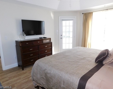 7655 Pebble Creek Circle - Photo Thumbnail 6