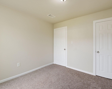 303 Gans Street - Photo Thumbnail 17