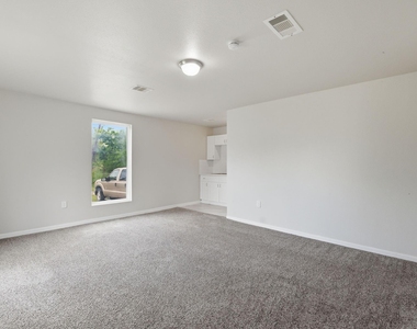 303 Gans Street - Photo Thumbnail 7