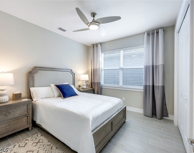 28109 Seasons Tide Avenue - Photo Thumbnail 18
