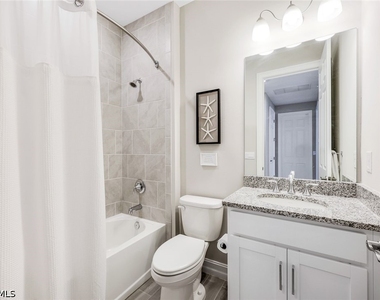 28109 Seasons Tide Avenue - Photo Thumbnail 17