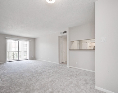10110 Forum West Drive - Photo Thumbnail 9