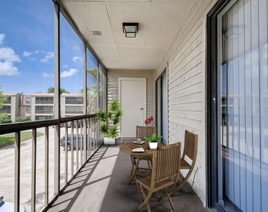 10110 Forum West Drive - Photo Thumbnail 2