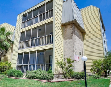 10110 Forum West Drive - Photo Thumbnail 12