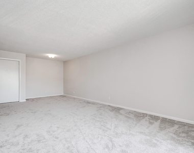 10110 Forum West Drive - Photo Thumbnail 8