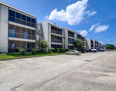 10110 Forum West Drive - Photo Thumbnail 13
