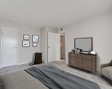 10110 Forum West Drive - Photo Thumbnail 1