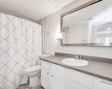 10110 Forum West Drive - Photo Thumbnail 5