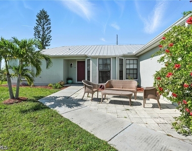324 Nw 24th Terrace - Photo Thumbnail 1