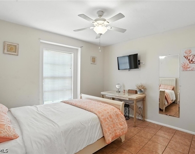 324 Nw 24th Terrace - Photo Thumbnail 15