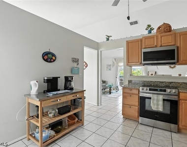 324 Nw 24th Terrace - Photo Thumbnail 9